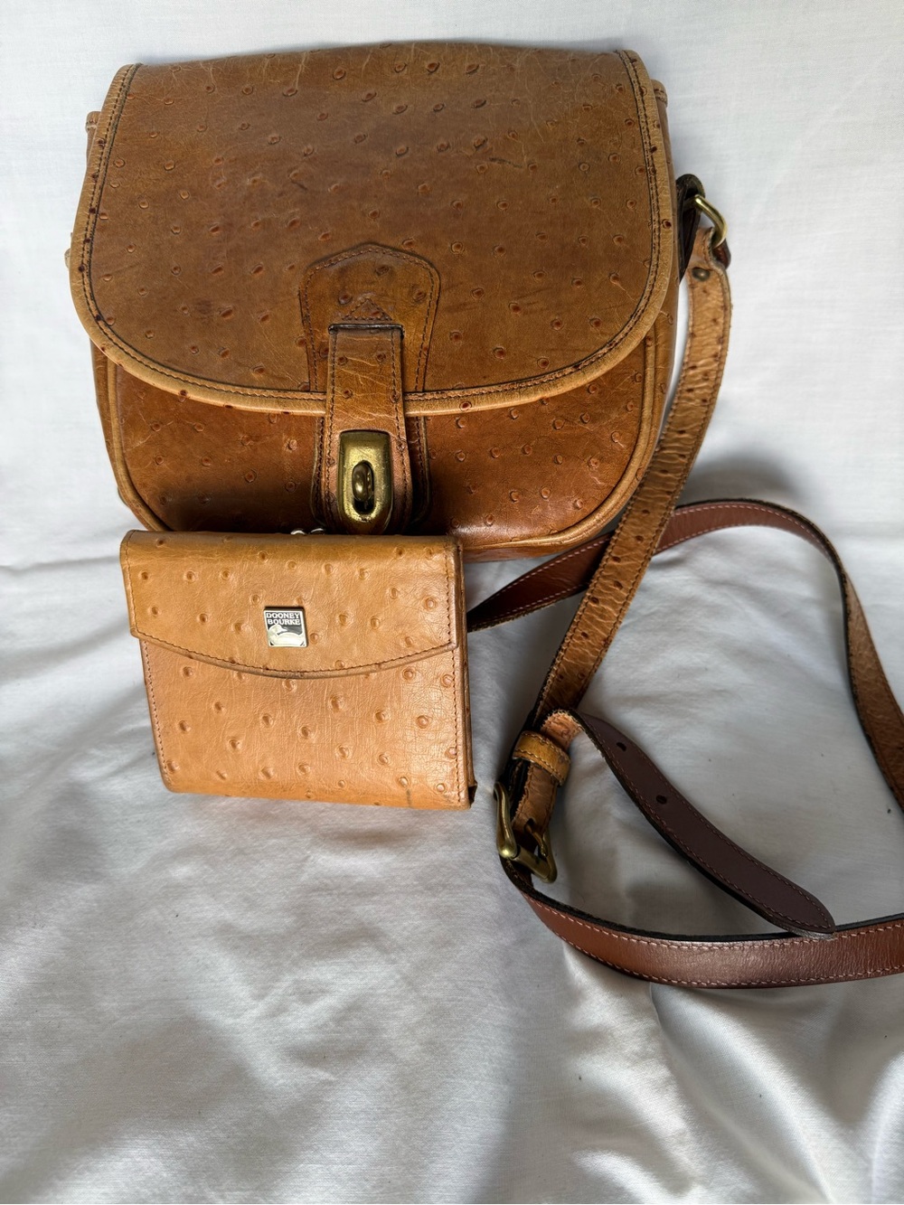 VTG Dooney & Bourke Tan Ostrich Leather Flap Crossbody Shoulder Bag Wallet Set